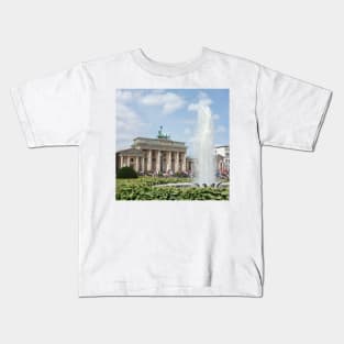 Brandenburg Gate , Berlin, Germany, Europe Kids T-Shirt